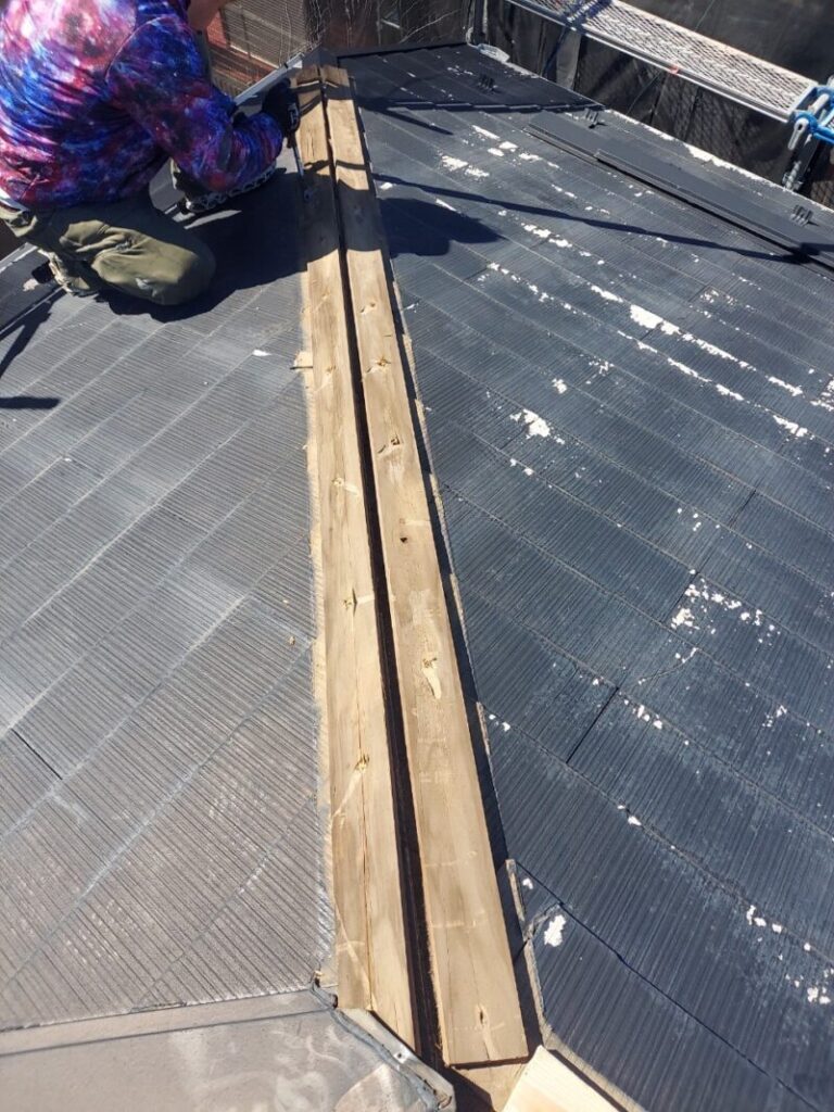 富士見市　U様邸屋根外壁塗装、棟板金工事